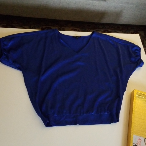 Express Blouson Top - Picture 7 of 8